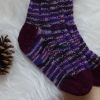 Ručně pletené ponožky, fialový melír s vínovými lemy, vel. 25-28