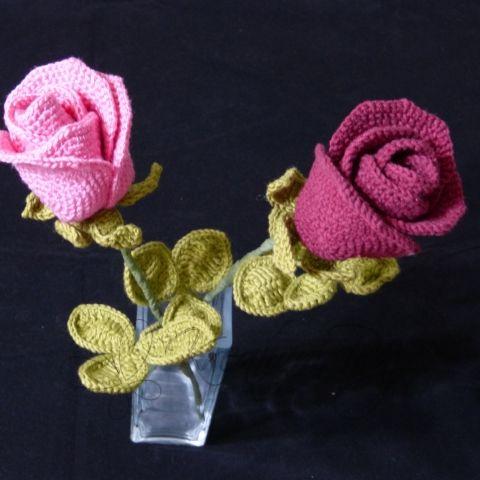Háčkovaná růže (30 cm)