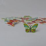 Dřevěný dekorační knoflík - motýl