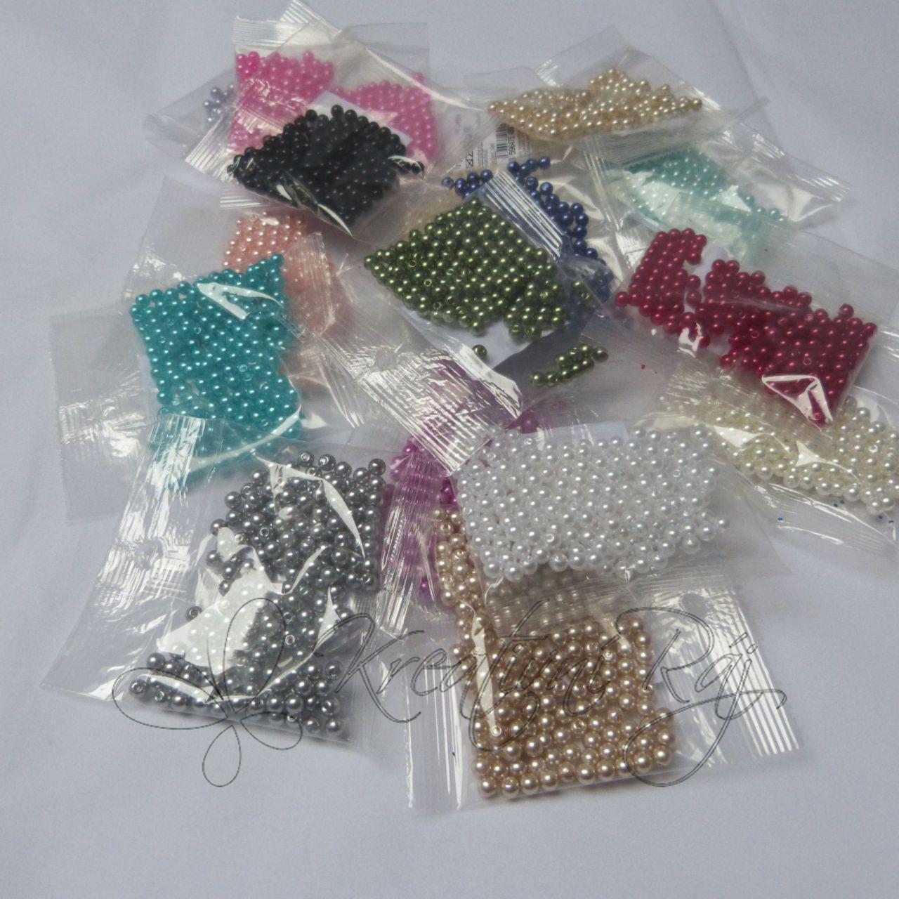 Plastové voskové korálky -bílá