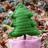 Dřevěný podstavec na háčkované dekorace